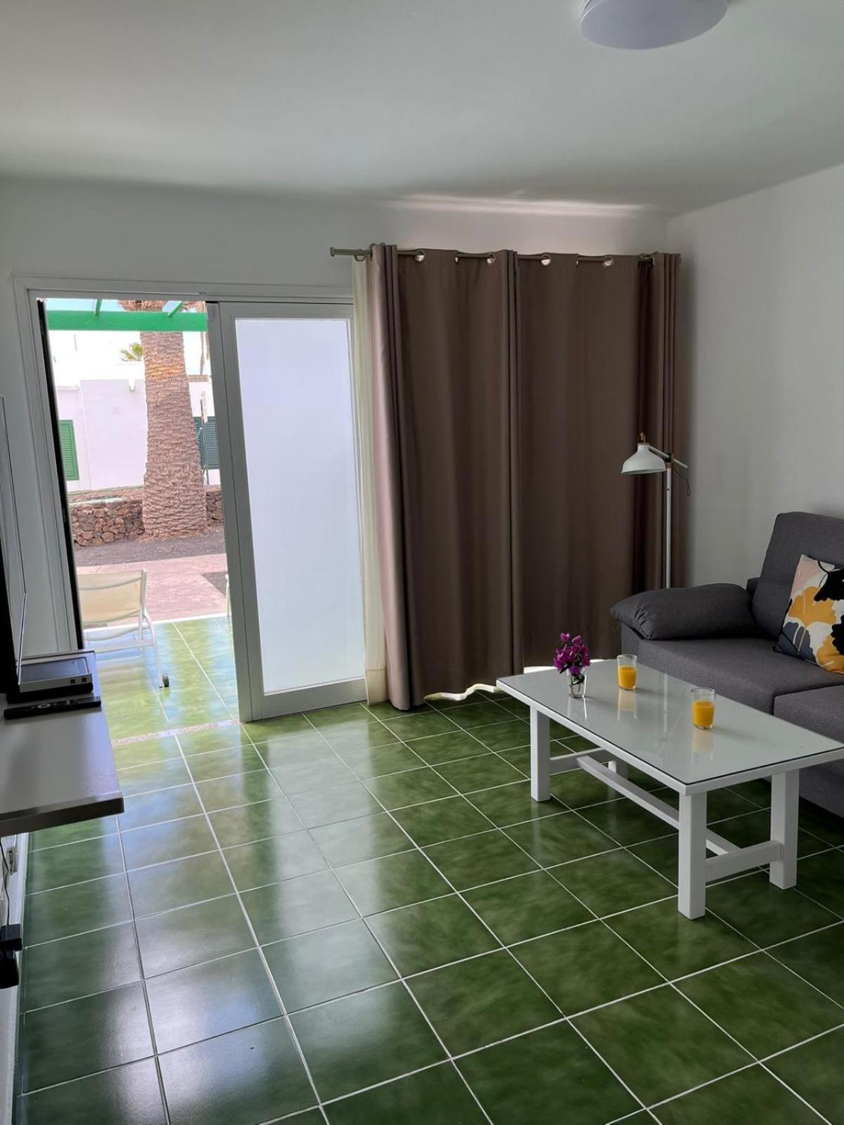 Bungalow Buganvilla Tias Luaran gambar